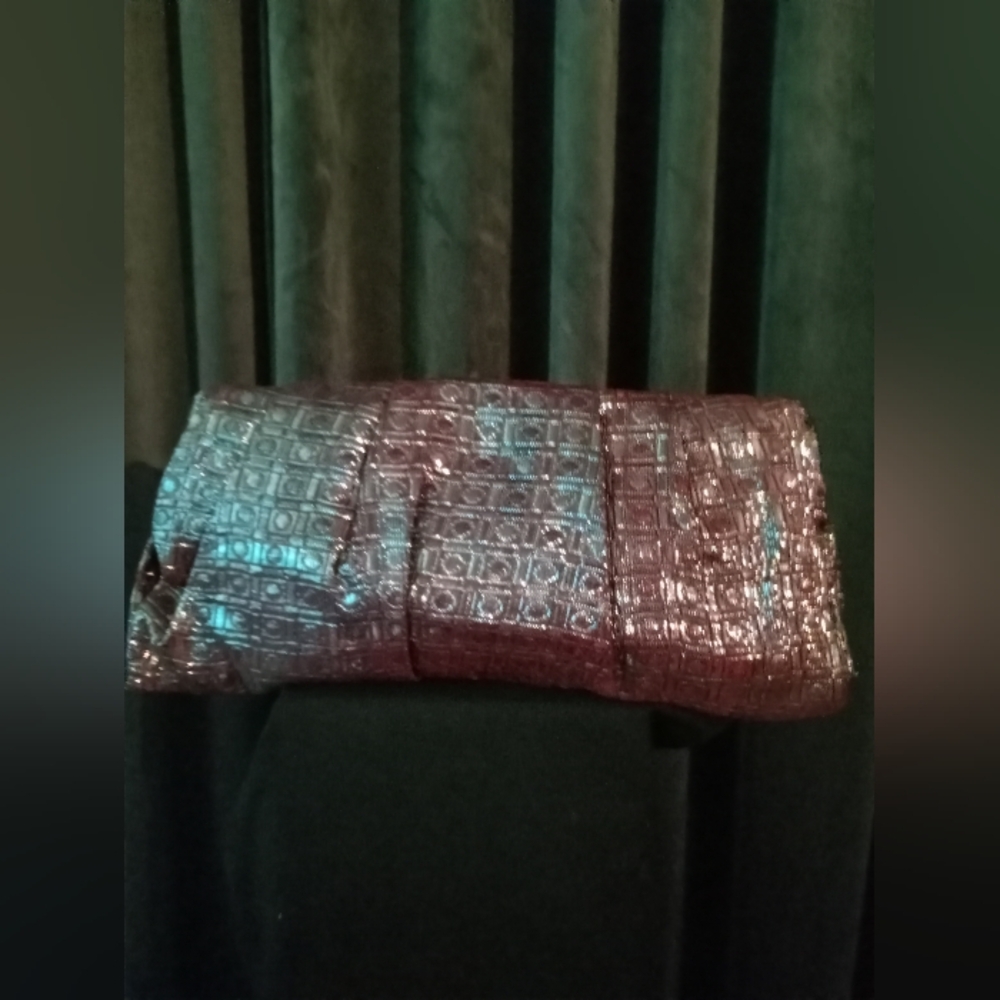 Express Metallic Clutch